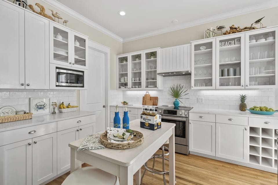 Kitchen (2nd floor) - prep table with provided stools can seat 4