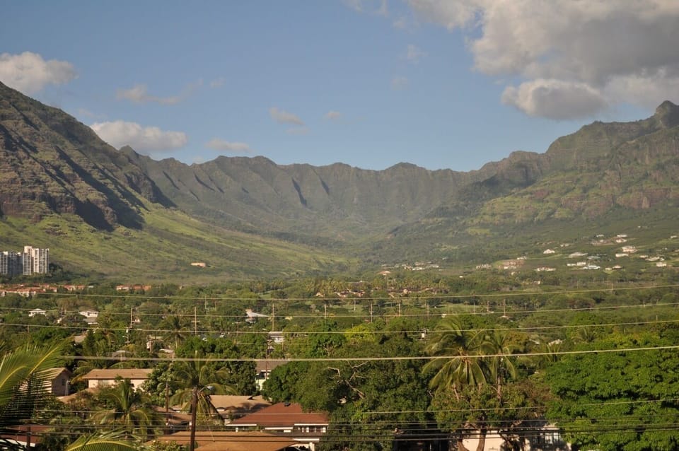 veiw of the valley from the lanai and dinning area
