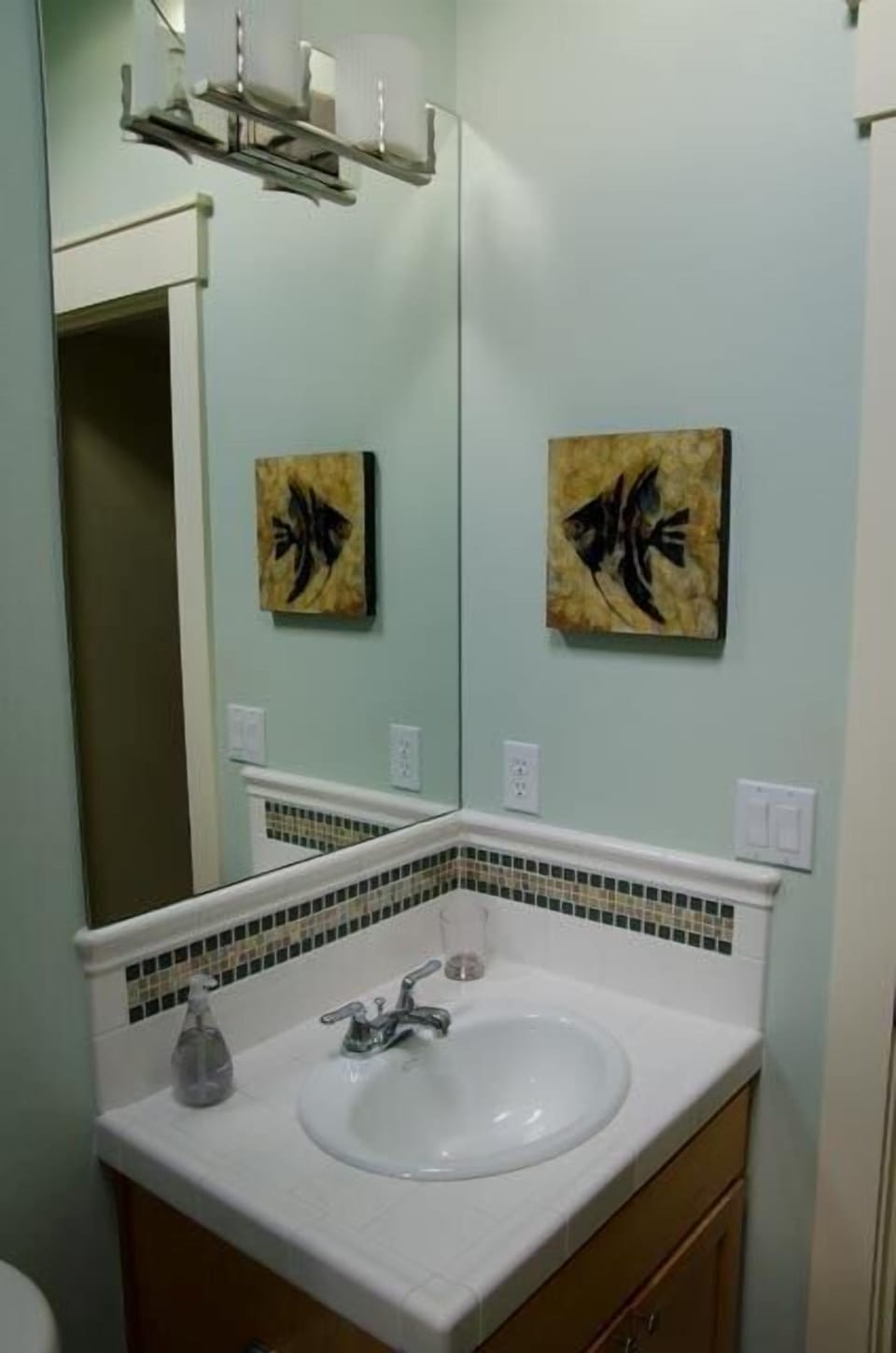 Upper level full bath