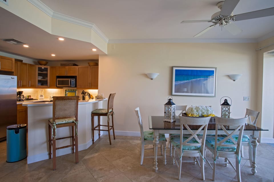 Completely stocked kitchen, we can even pre- deliver your groceries!