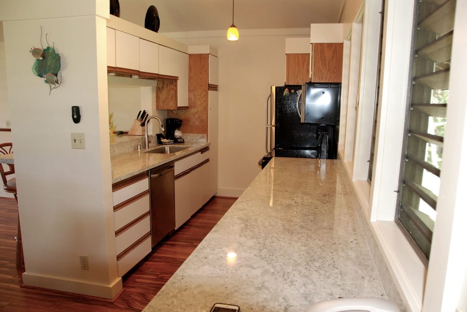 Tons of counter space!!
