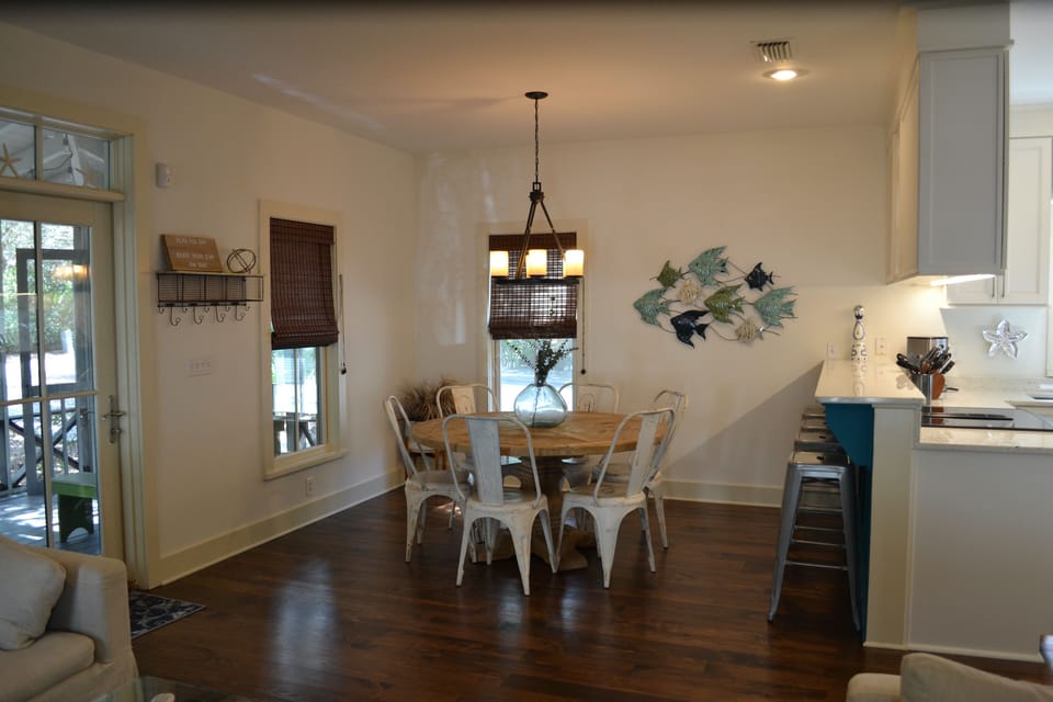 Dining area with seating for 10