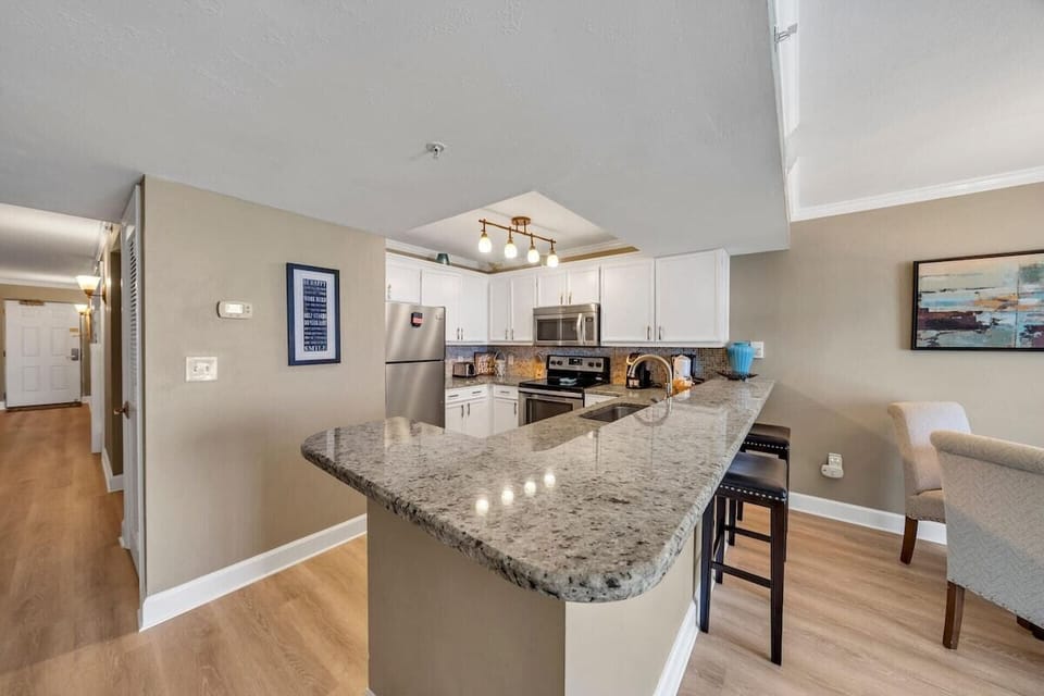 Full kitchen