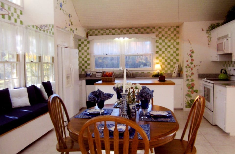 Enjoy a delightful lunch in our fully equipped kitchen.