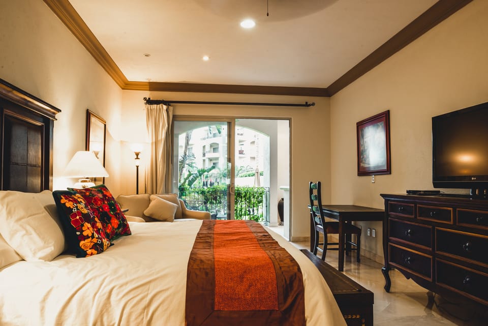 master bedroom with king size bed