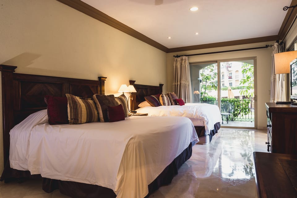 2 king beds in second master suite-with private lock off