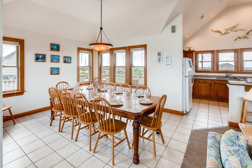 Surf-or-Sound-Realty-Odyssey-II-539-Dining-Area