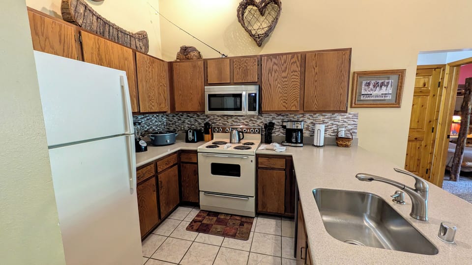 Beaver Creek West Condo I-4 kitchen 