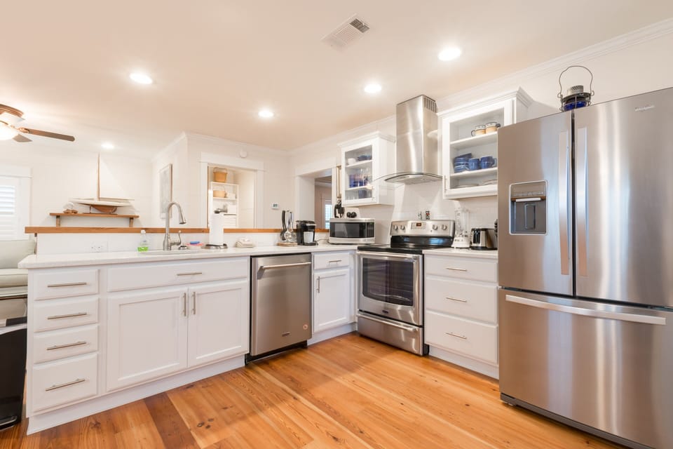 Kitchen just right for two  prepare meals