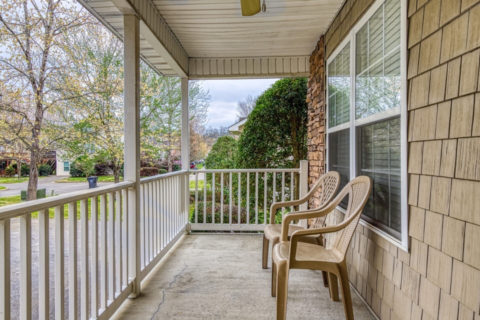 Vacation Rental in the Smoky Mountains "Henderson's Riverside #2" - Covered entry deck
