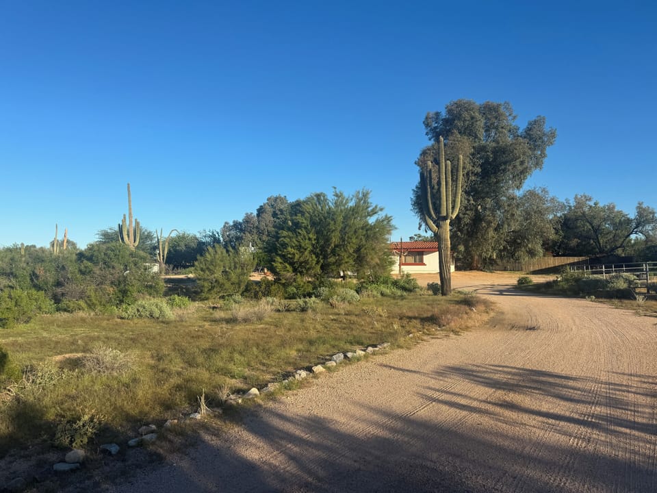 Country entrance to the Dynamite house- great for large vehicles & ample parking