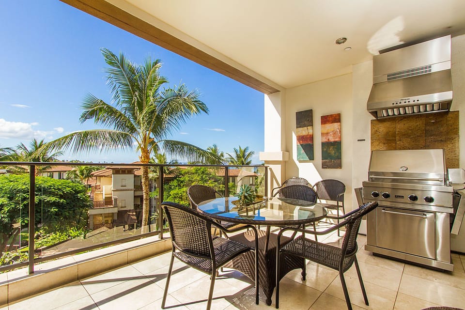 Enjoy relaxing and cooking on the lanai