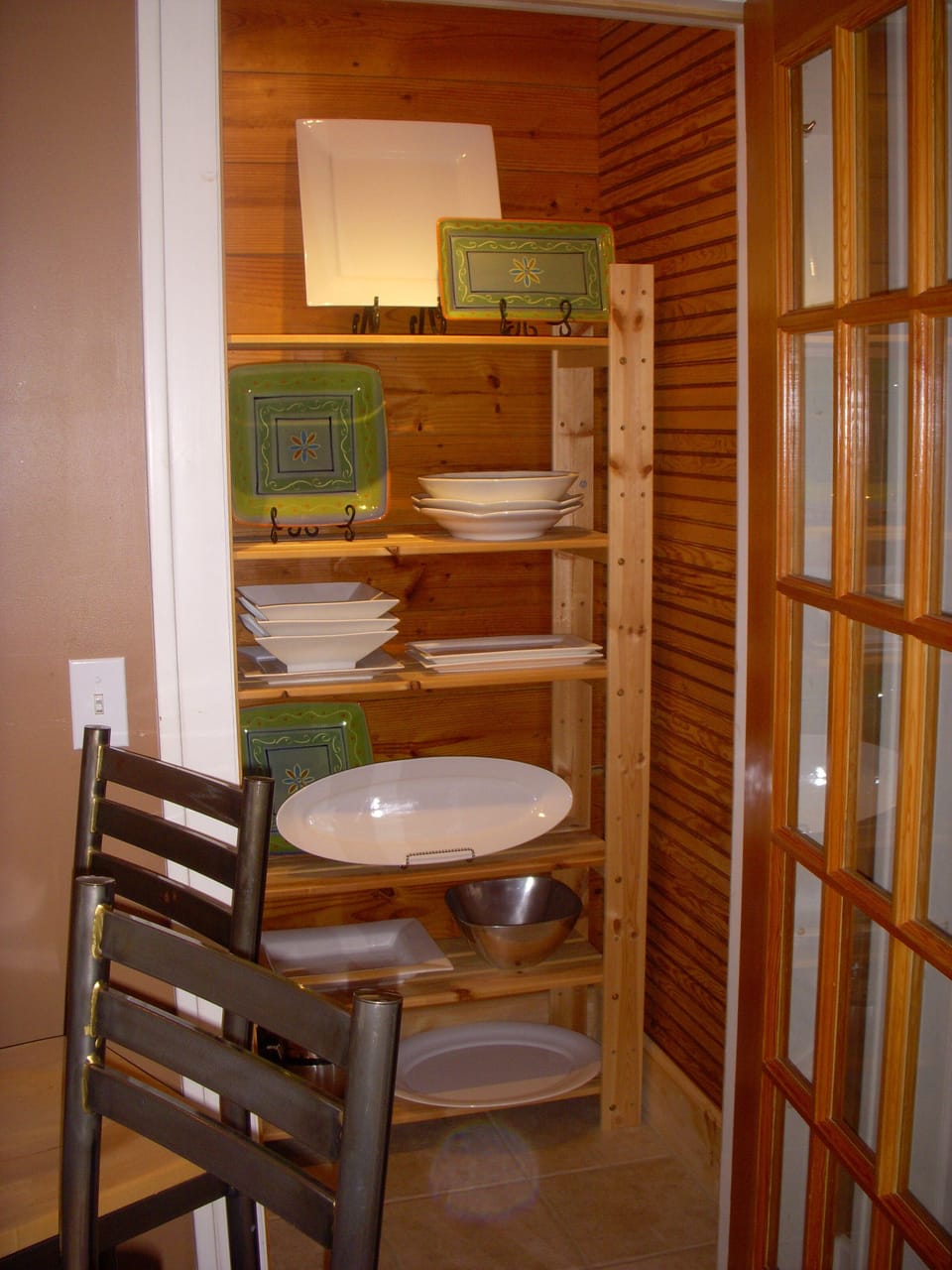 Walk-in pantry
