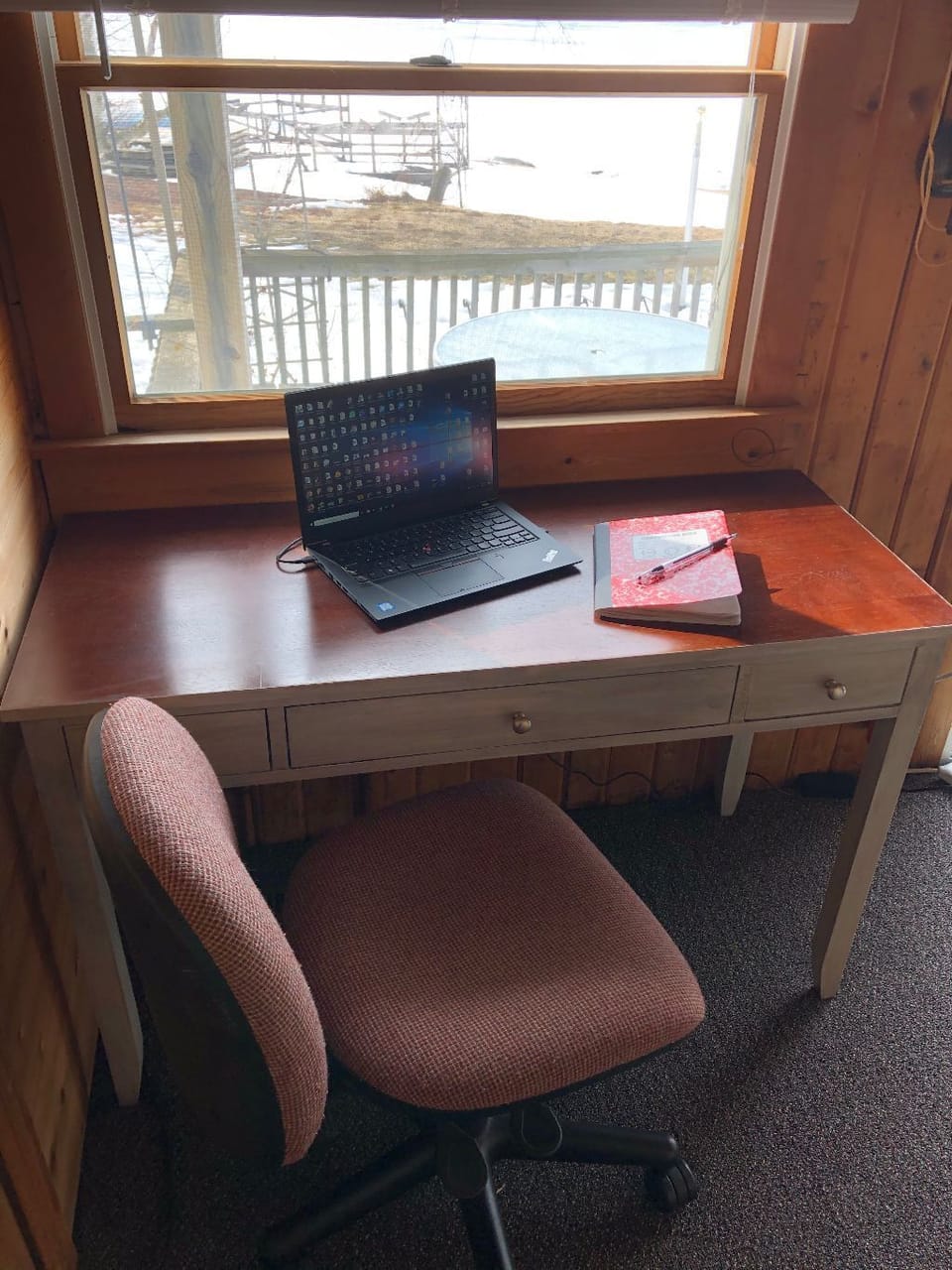 Work or school from anywhere, why not the lake?
