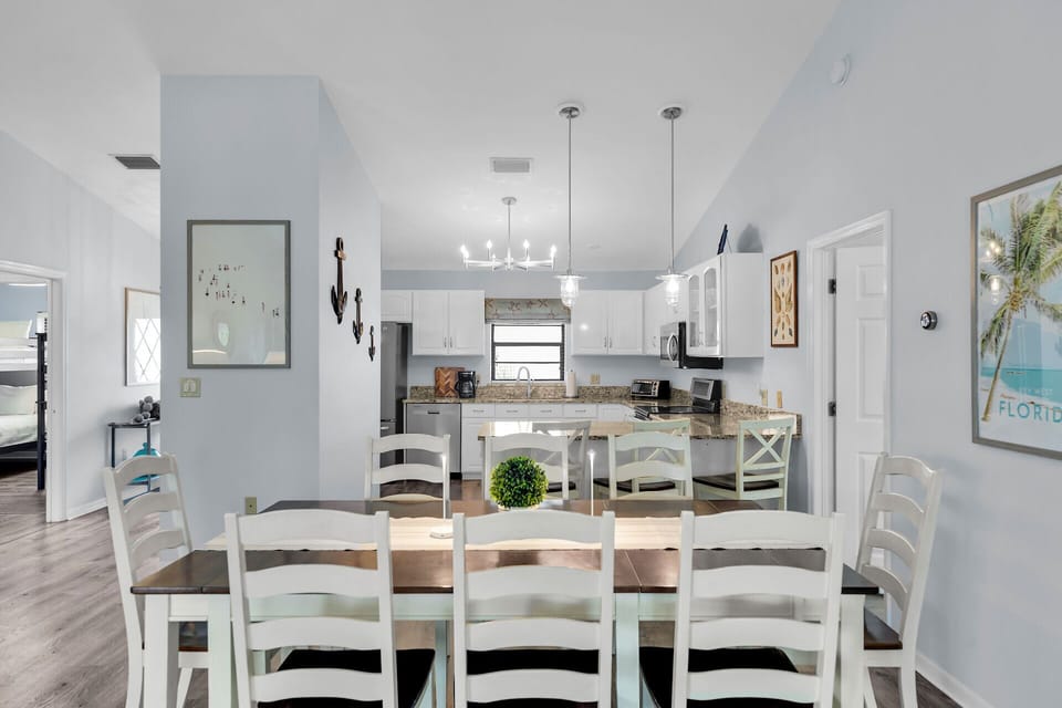 Dining for 8