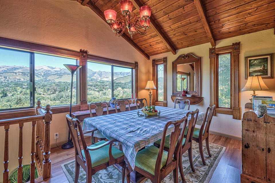 Dining room. 