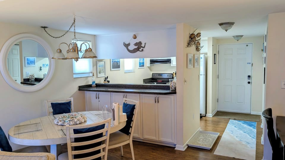 Dining, Kitchen and Entry.