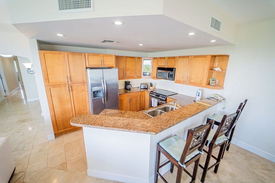 Fully equipped kitchen with all amenities