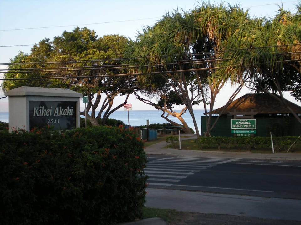 Walk to Kam II Beach from Kihei Akahi
