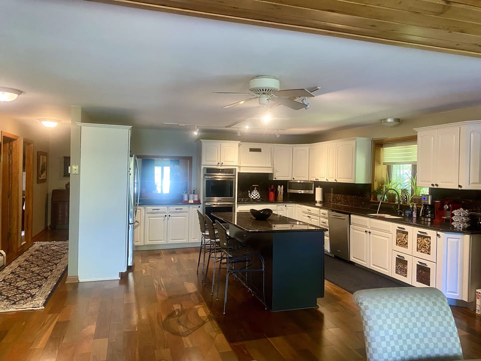 Fully Equipped Chef's Kitchen
