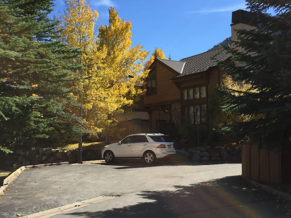 Exterior and Parking Riverbend # 16