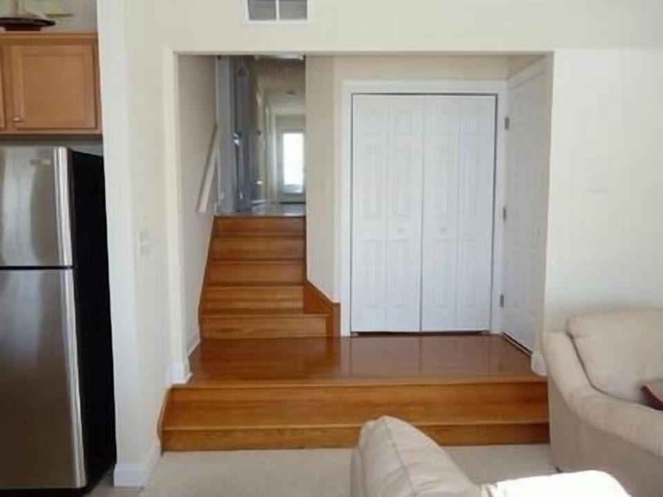 steps up to the 4 bedrooms
