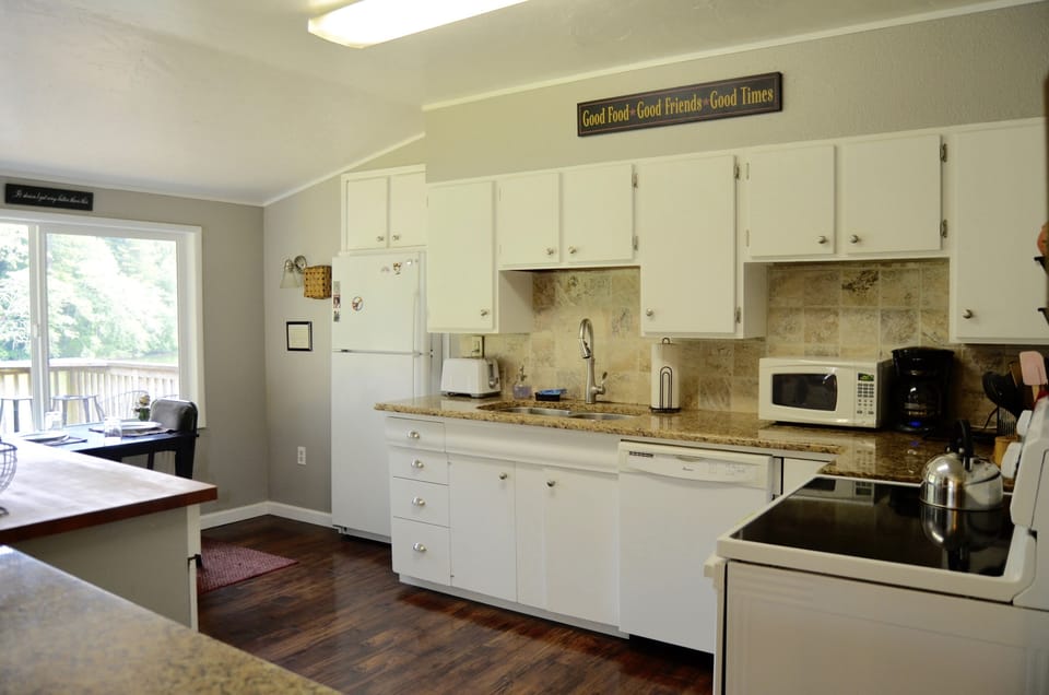 Fully equip kitchen no need to eat out.