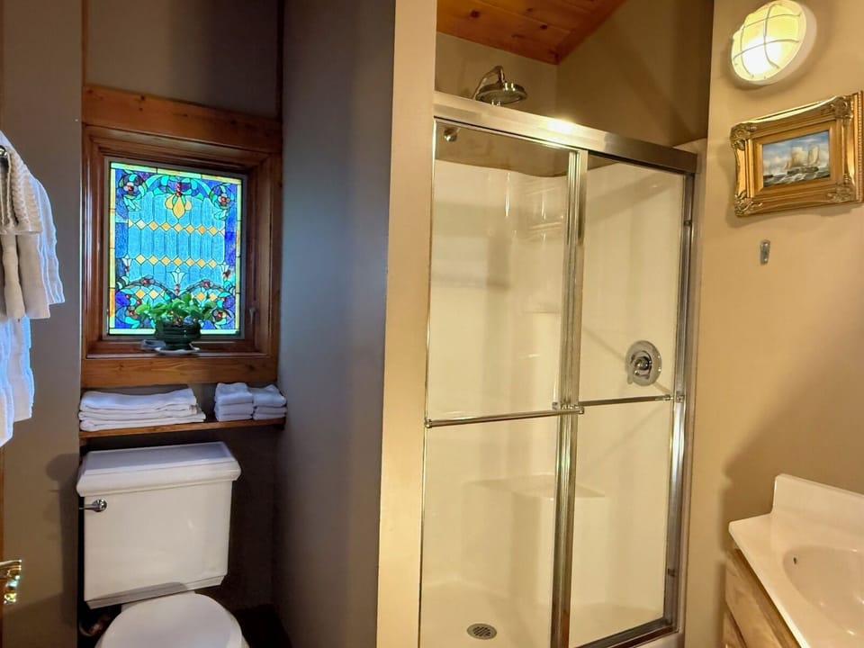One of the Cottages Two Full Baths
