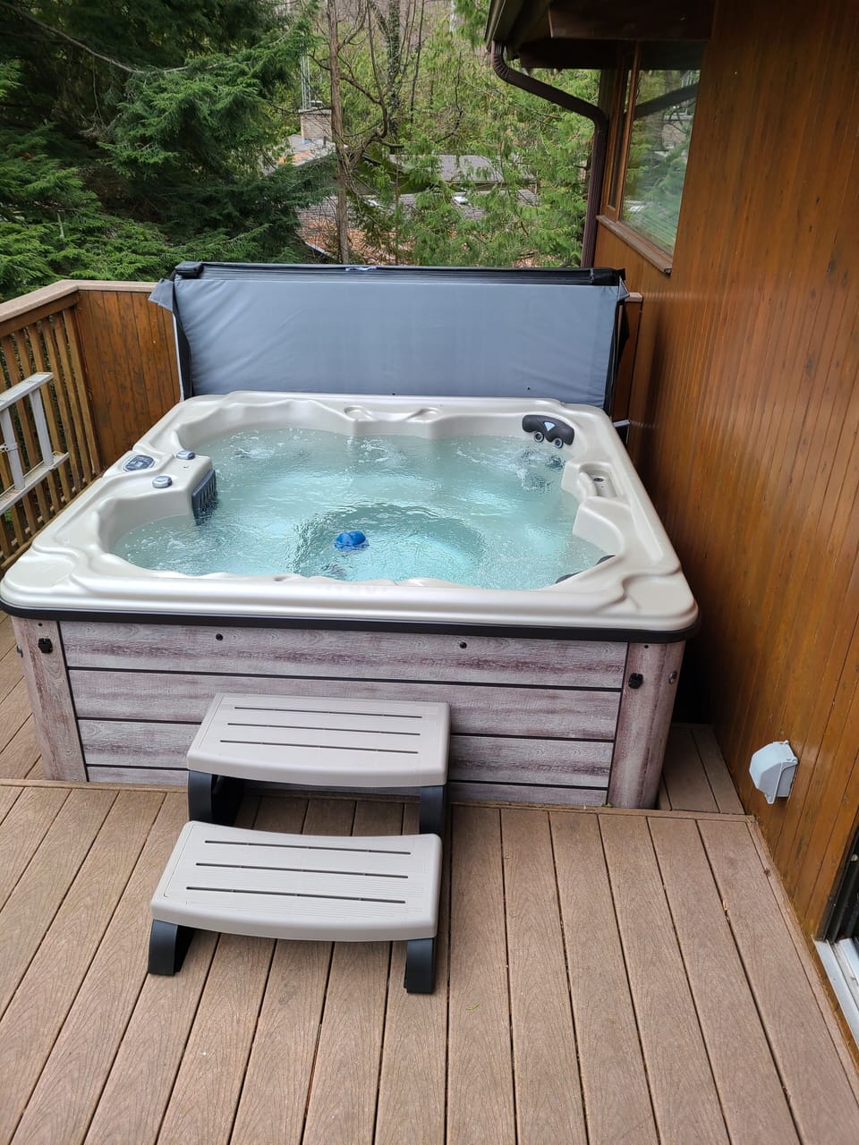 Hot tub!