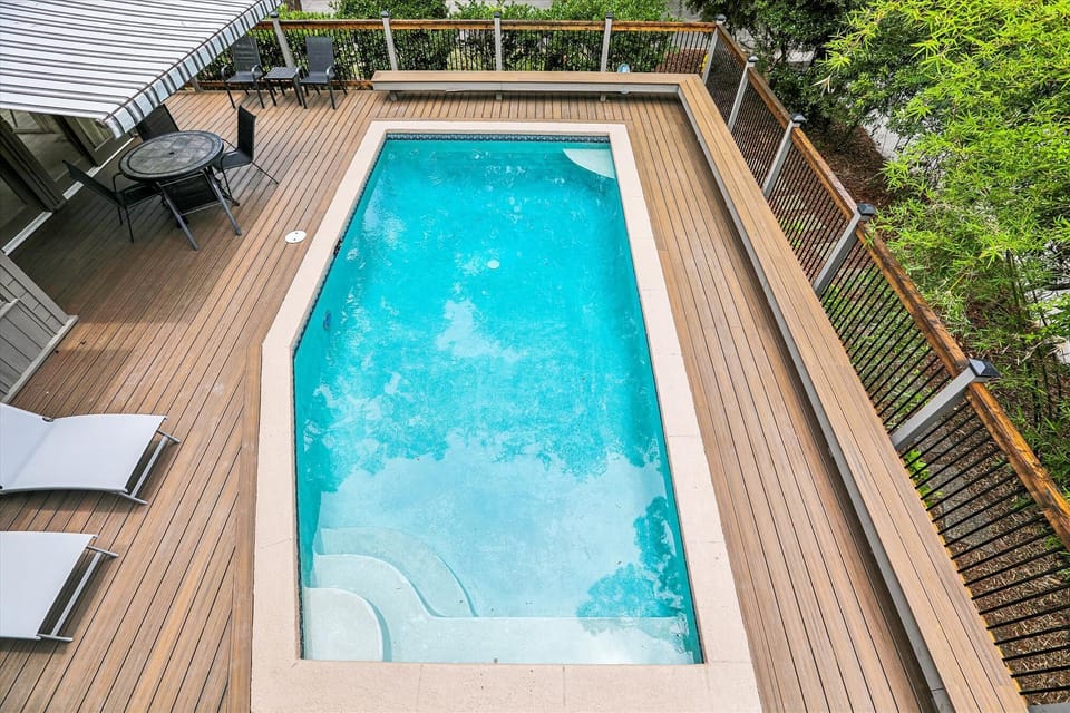 Pool at 20 Red Cardinal