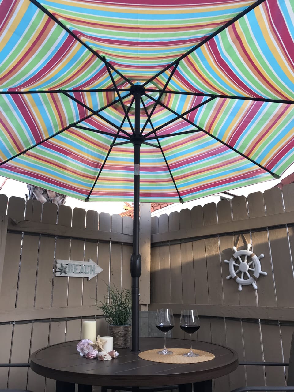 Outdoor dining and private space