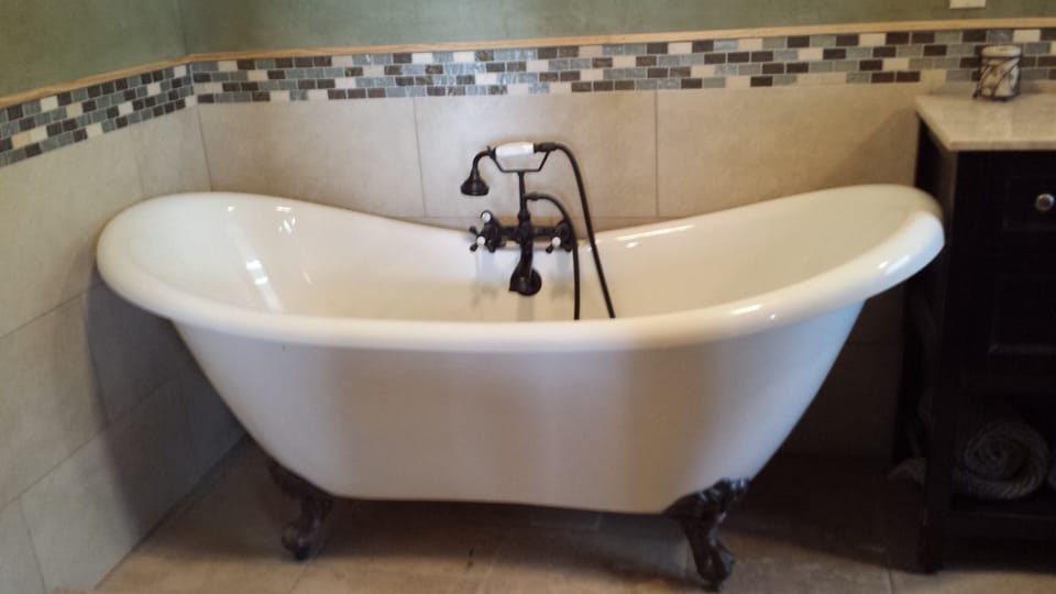 Master bath tub...one of not many on St John!