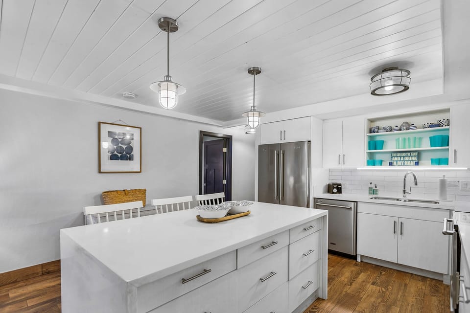 KITCHEN AND FAMILY ROOM