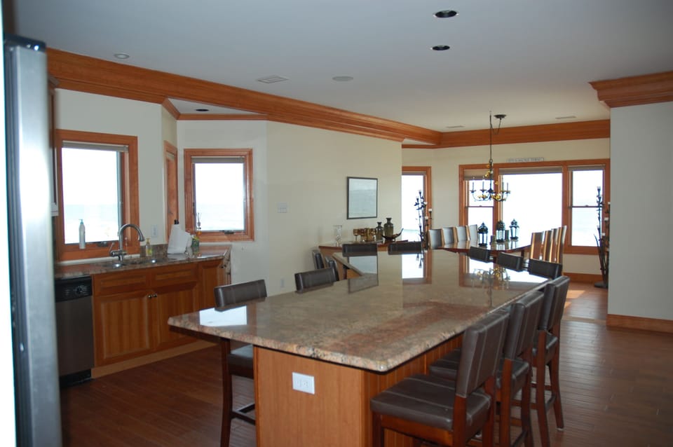 Kitchen counter that seats 12 comfortably