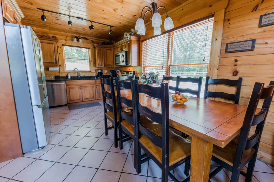 Kitchen - seats (8) 