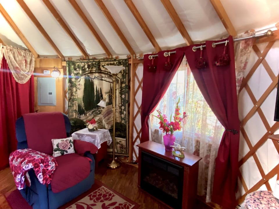 Power lift handicap accessible chair 