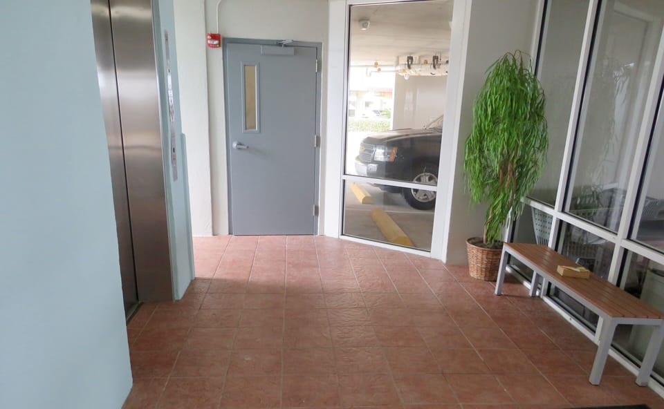 Ground floor entryway 