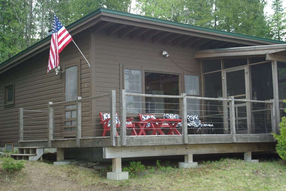 Open deck area and also a screen porch for evening hours