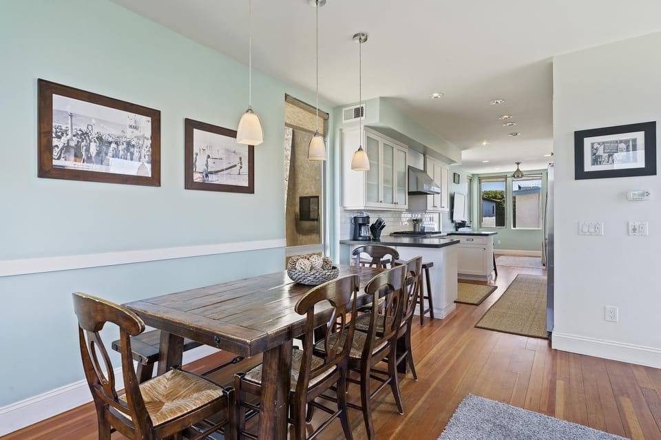 8 space dining table and 4 space kitchen bars 