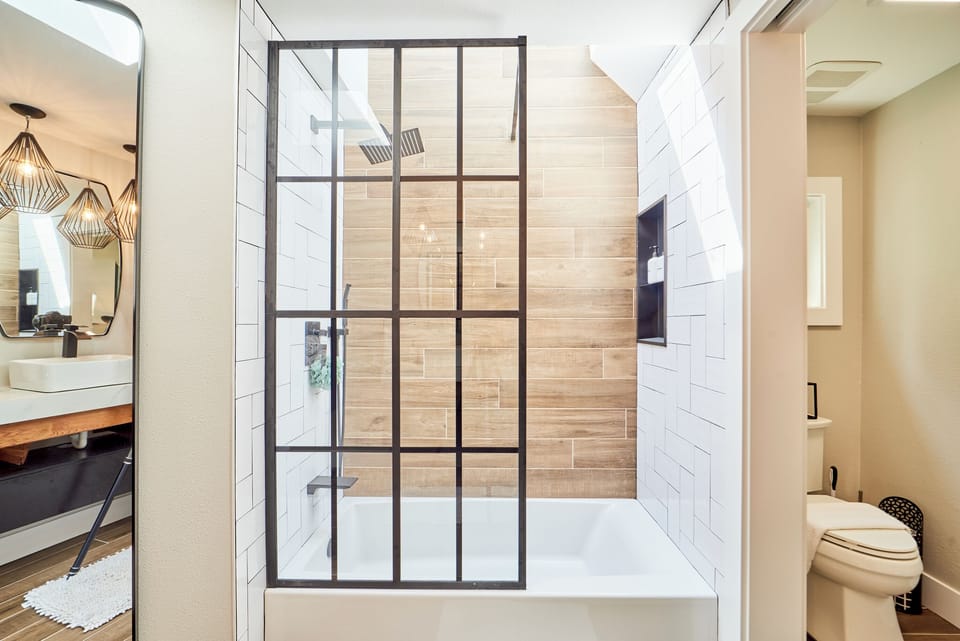 Master bath shower/tub