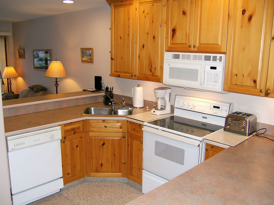 Kitchen with lots of counter top to prepare your meals.