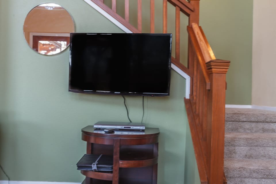 Flat Screen TV, Netflix, and DVD with Large Library of DVDs