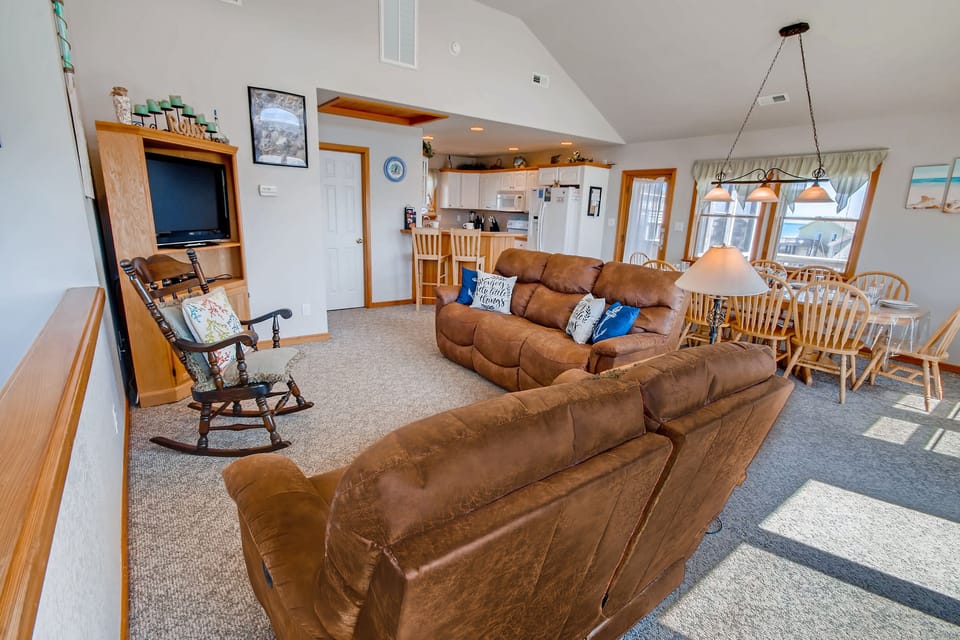 Surf-or-Sound-Realty-Sandy-Britches-242-Great-Room