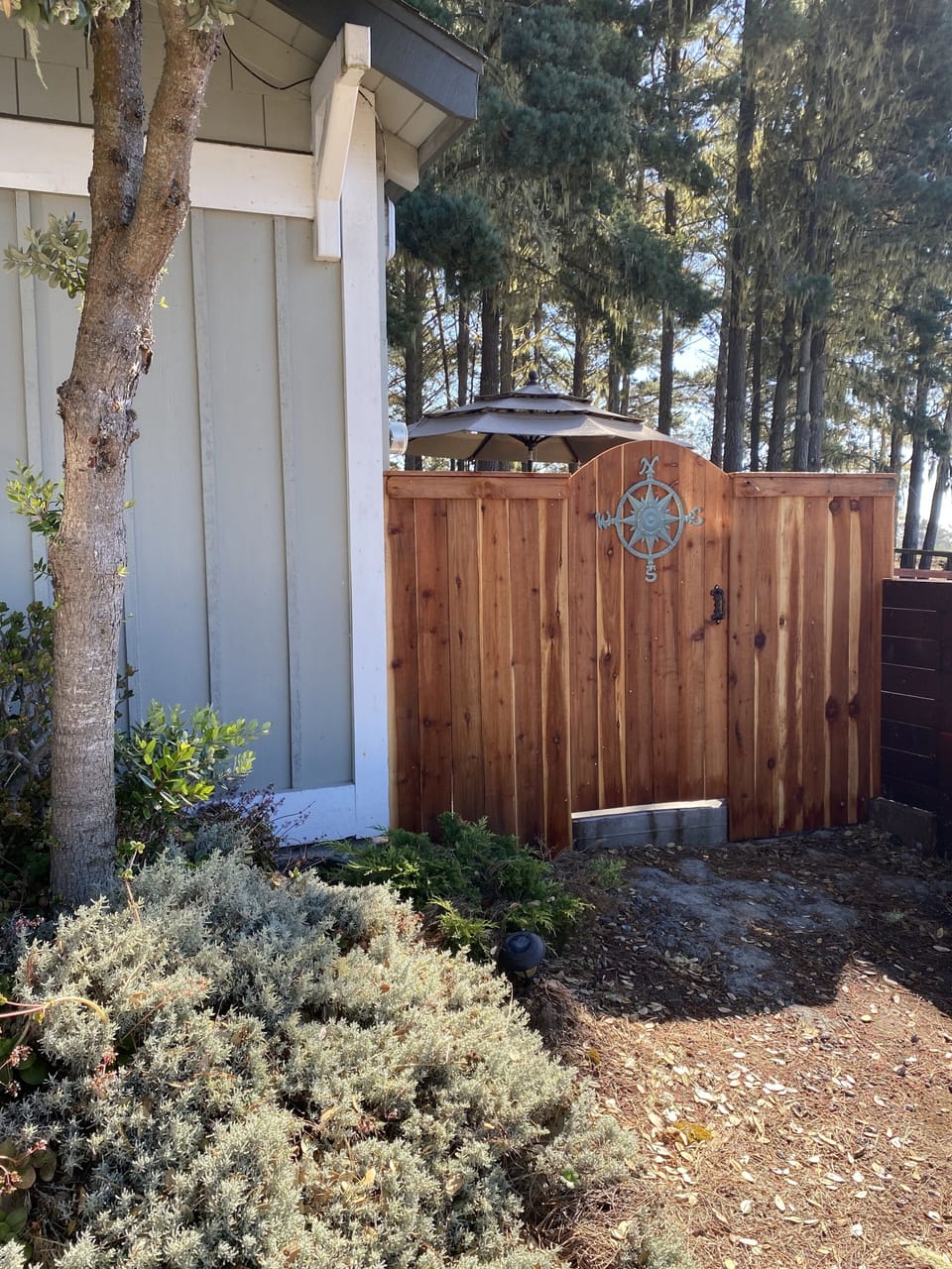 Side patio gate looking from the front of house
