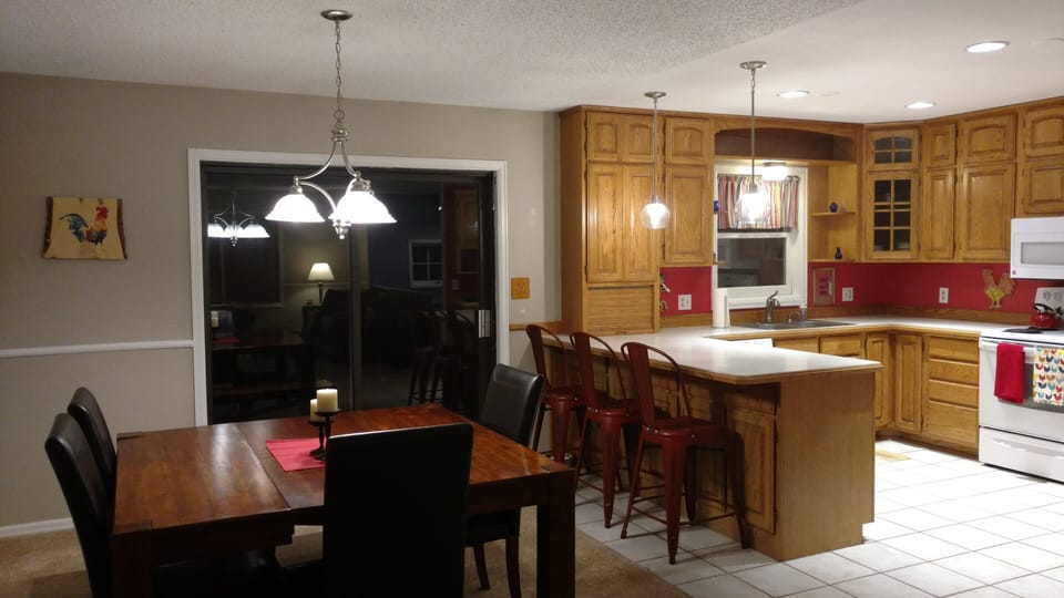 Open floor plan. Dining room opens to large deck with gorgeous mountain views