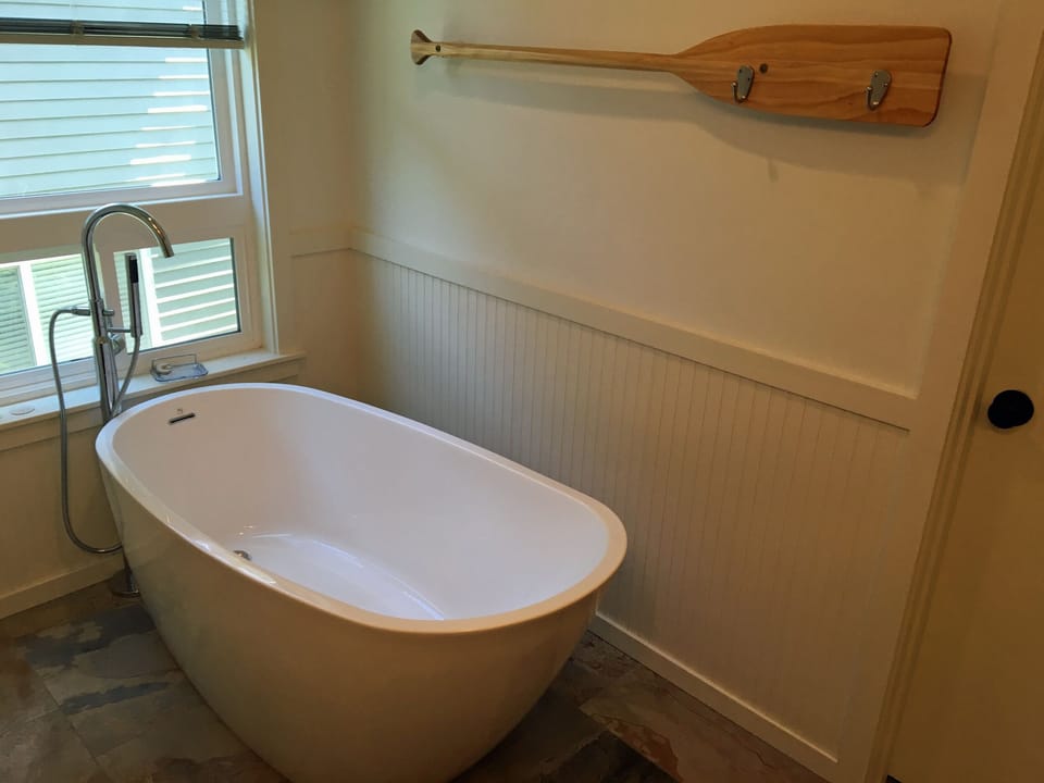 2nd floor tub