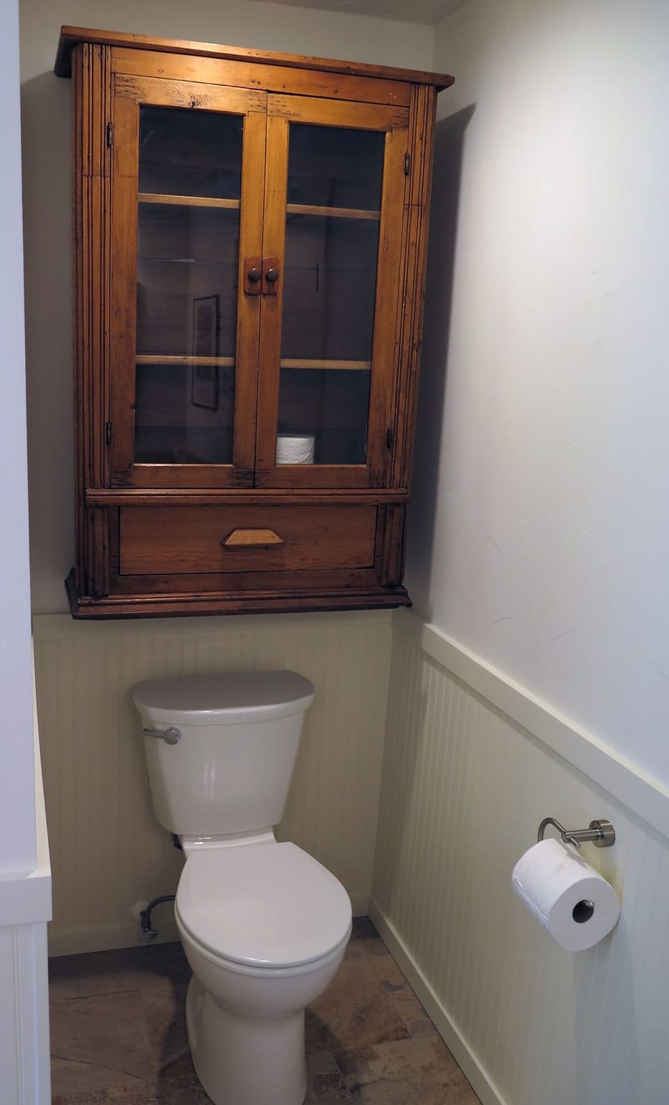 2nd floor bathoom