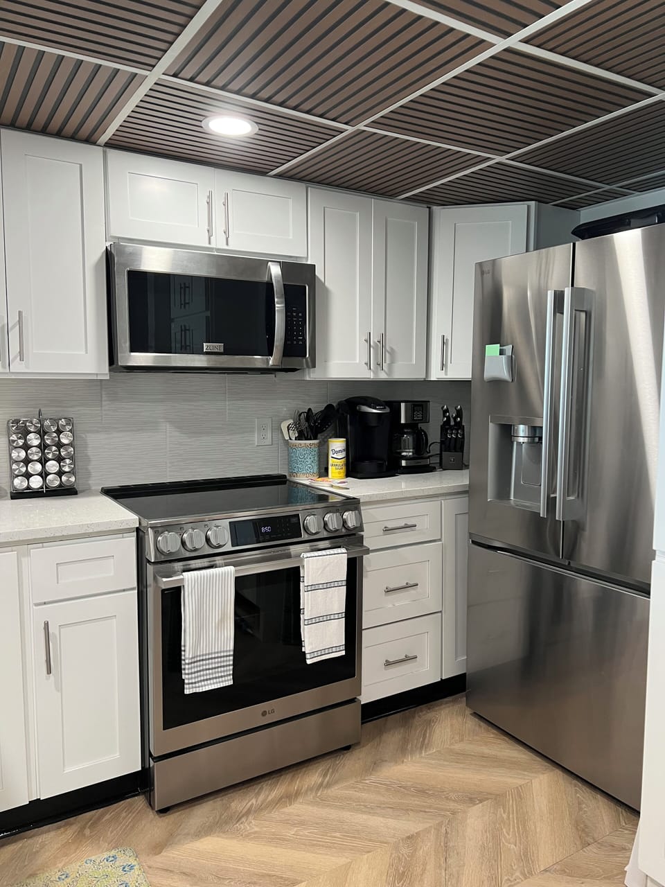French door fridge with 3 types of ice