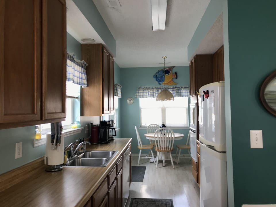 eat in kitchen