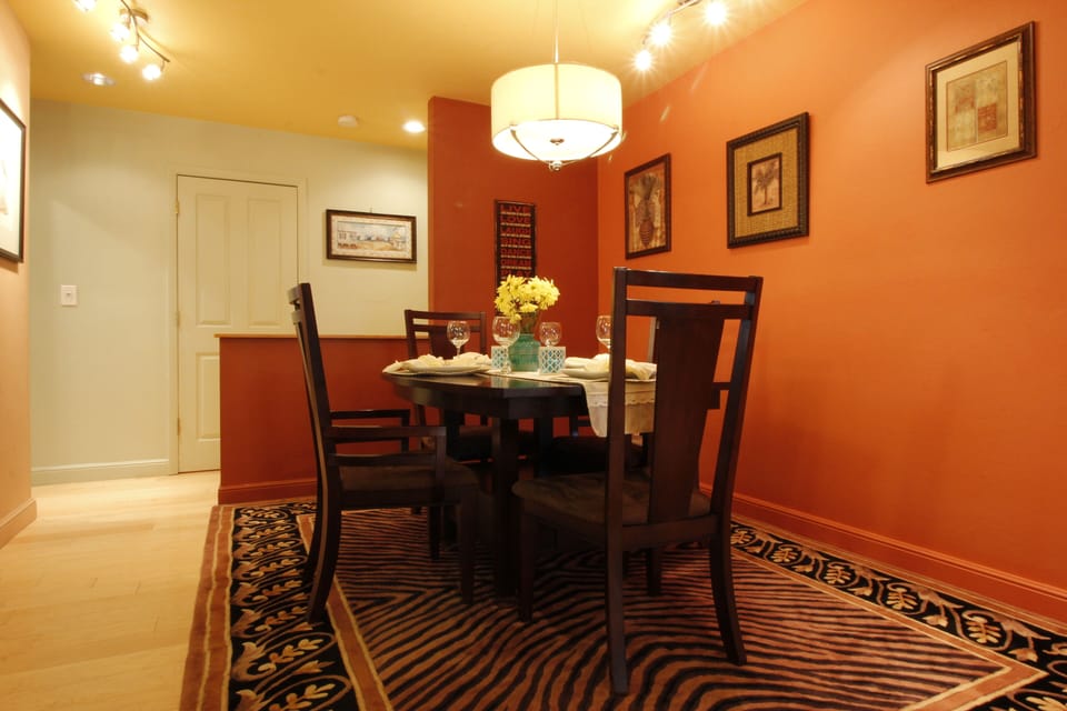 Dining table seats 6.